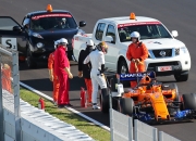 开云APP-关于阿斯顿马丁险胜红牛车队，塞恩斯统治全场的信息