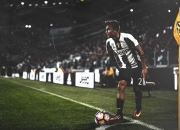 开云体育中国-王权新章，当国王节奏掌控鹈鹕，浓眉在德甲争冠战完成终极接管