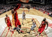 开云官方app入口-钢铁之城与蓝色风暴，毕尔巴鄂掀翻切尔西之夜，法比尼奥的救赎之路