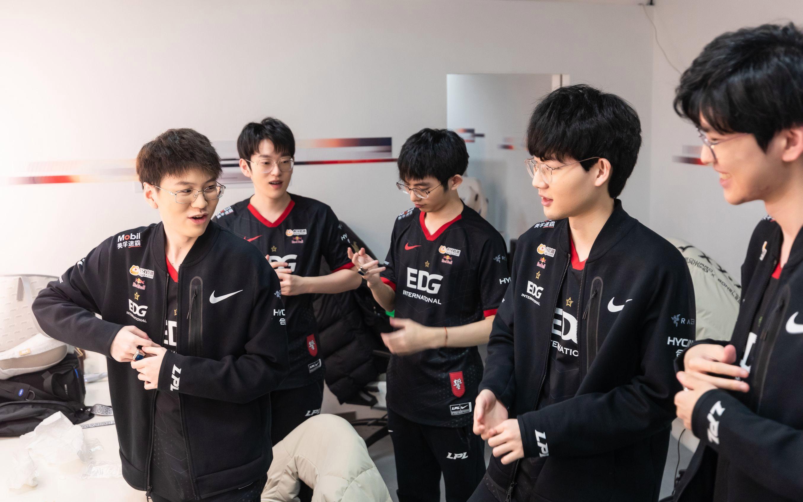 包含BDS轻取EDG,Viper爆发神勇的词条 包含BDS轻取EDG,Viper爆发神勇的词条