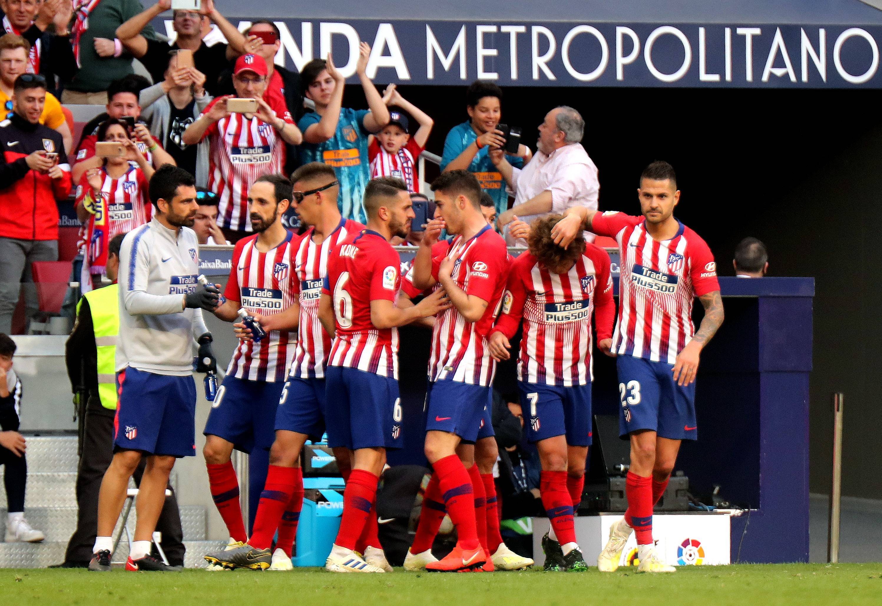 包含塞维利亚客场不敌瓦伦西亚，西甲前四席争夺激烈的词条