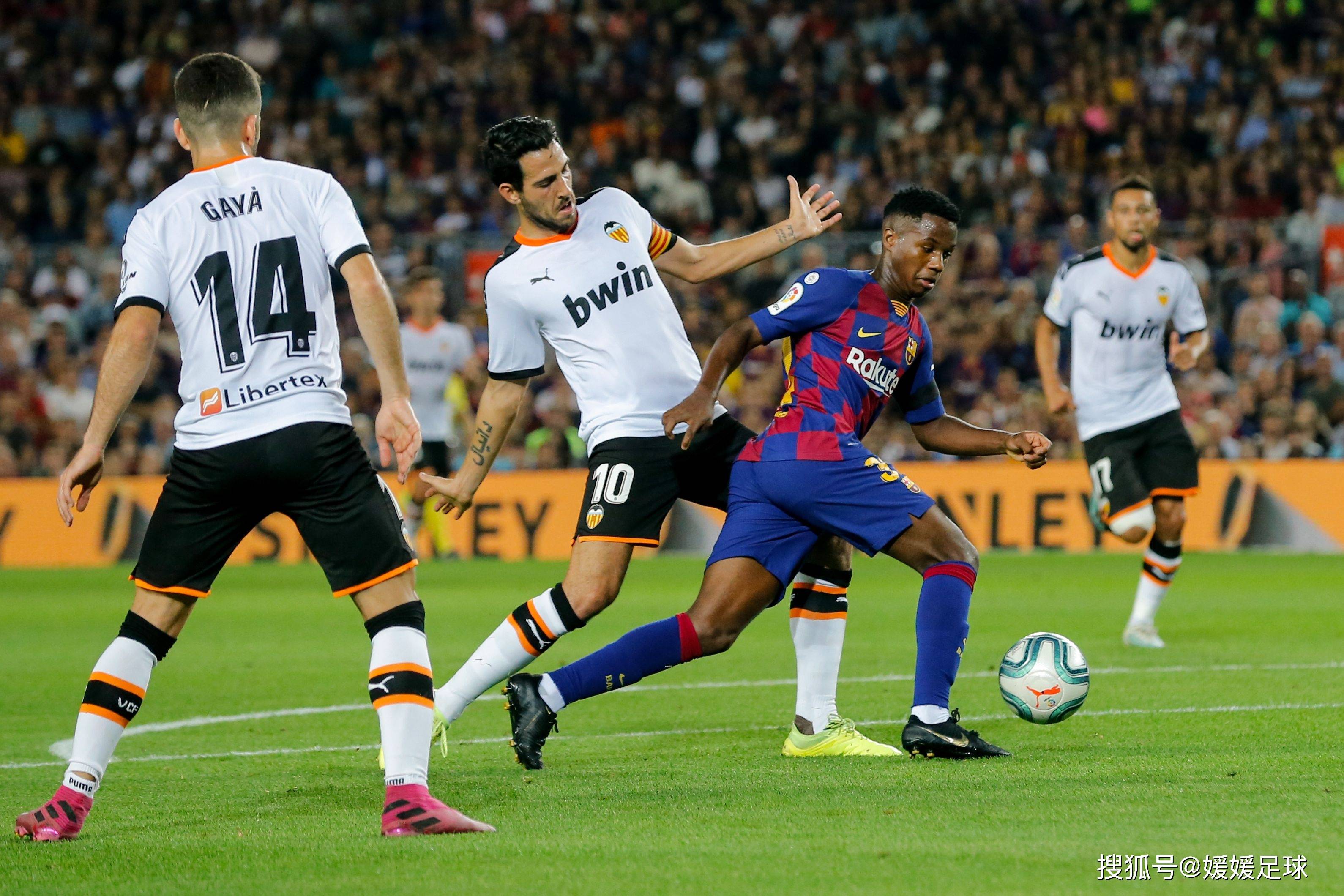 包含足球比赛中发生了激烈的对抗的词条 包含足球比赛中发生了激烈的对抗的词条