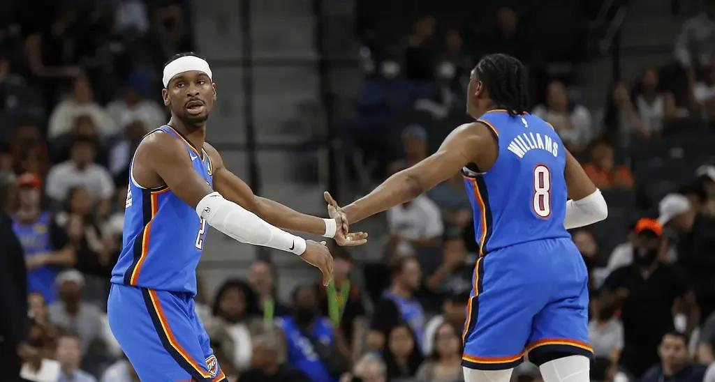 包含火箭客场力克勇士，取得四连胜的词条