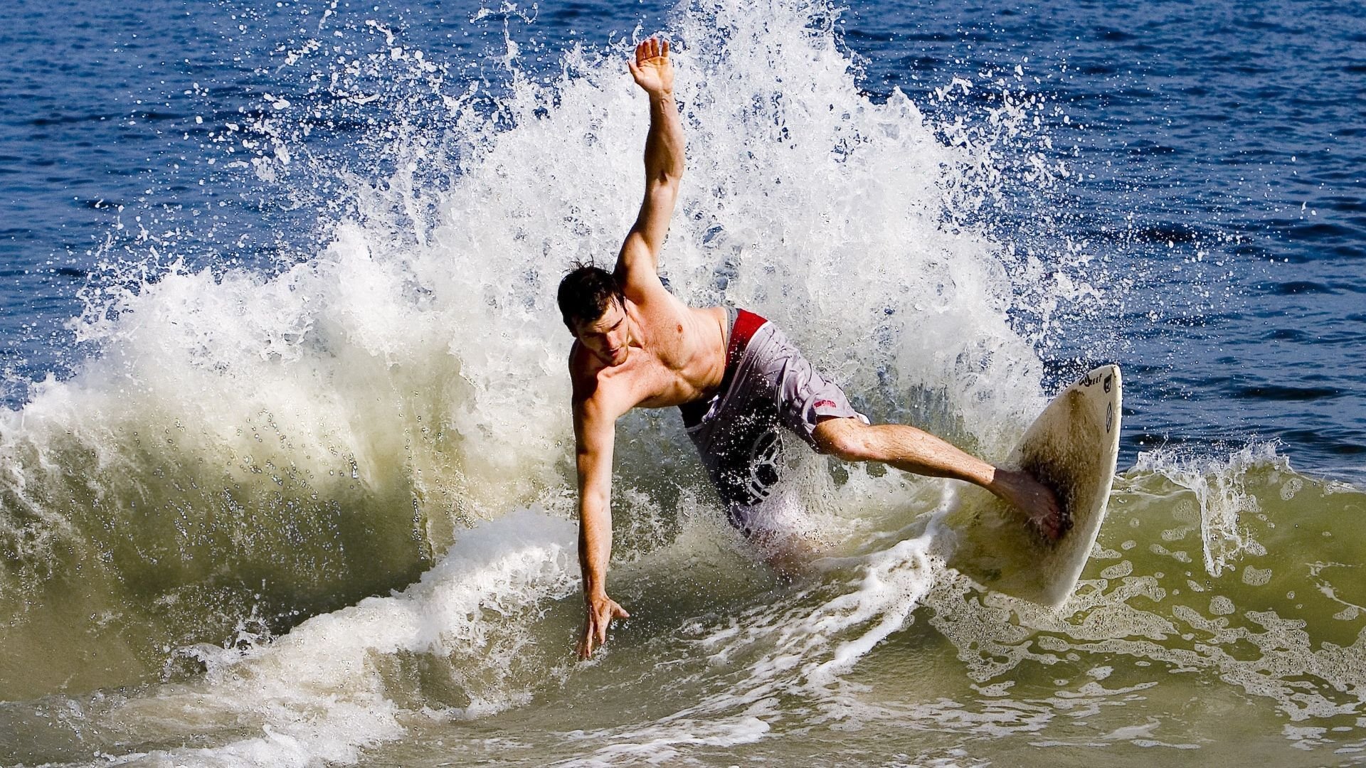 范弗利特状态火热主导战局，山东队攻防一体轻取广州队